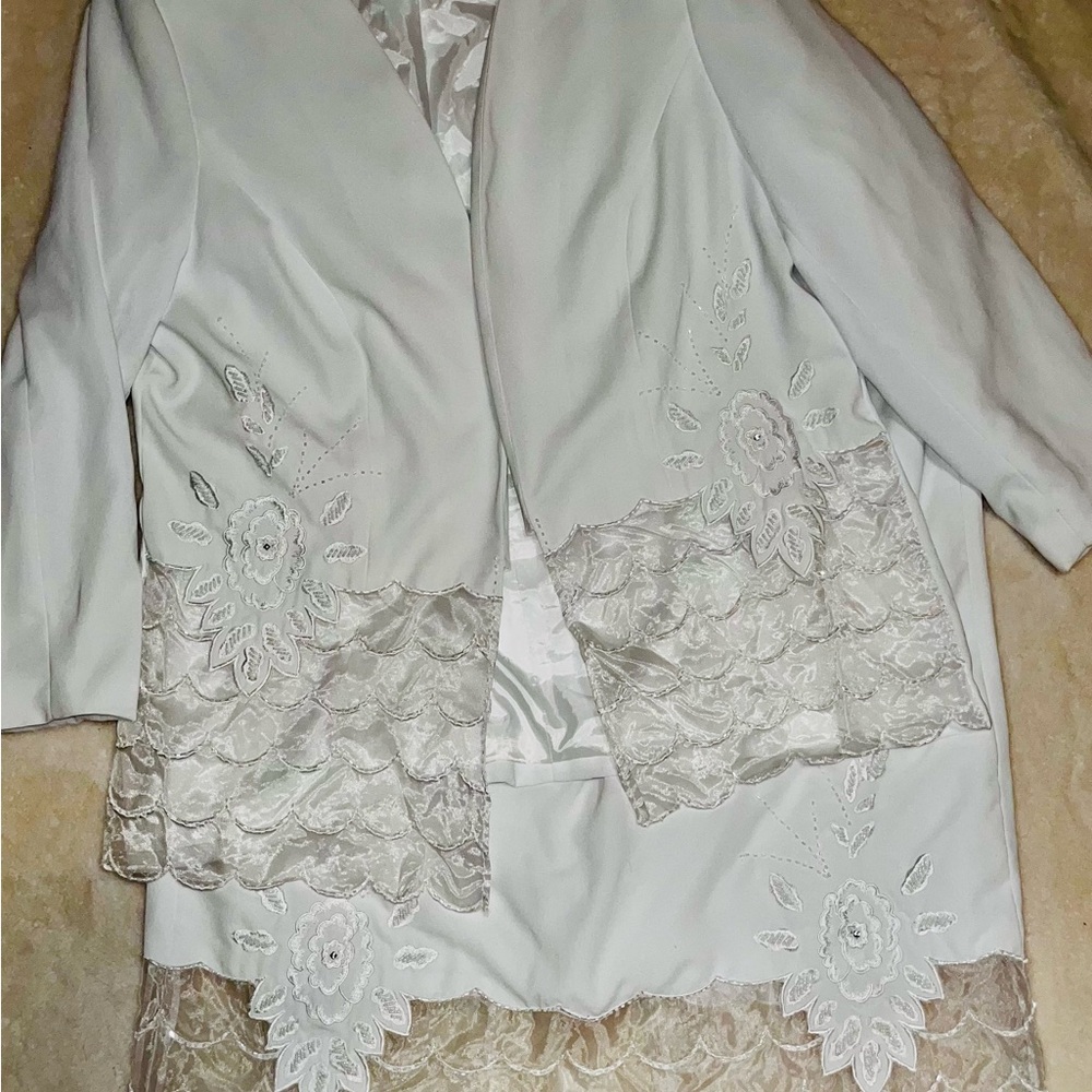 Justin Taylor 2-piece Formal Skirt Suit Set-Elegant White Floral Embroidery(22W)